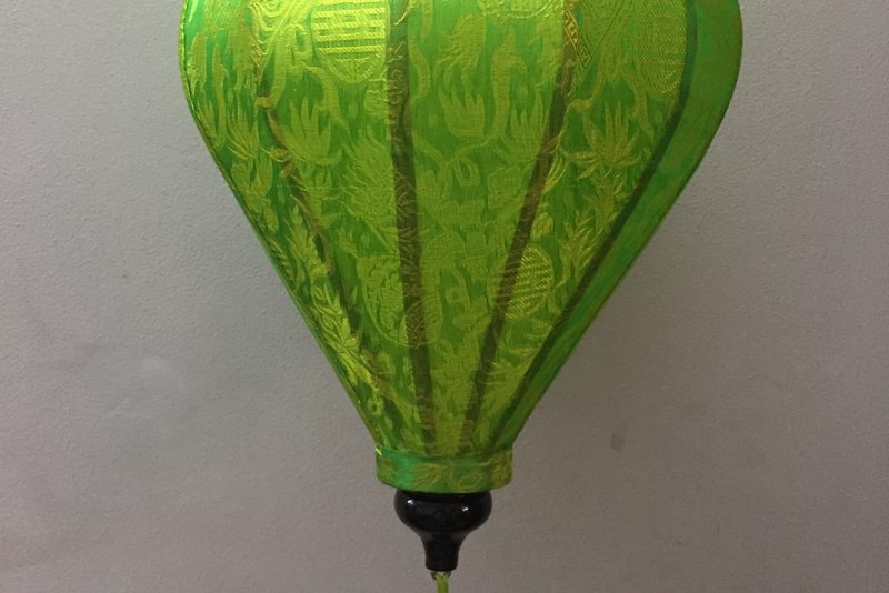 đèn lồng Hội An treo ban công — LongDenViet xưởng Tân Phú TP.HCM