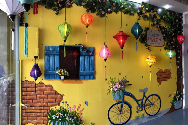 Đèn lồng Hội An trong không gian Chùa — LongDenViet xưởng Tân Phú TP.HCM