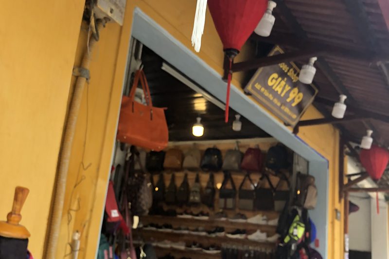 đèn lồng thủ công vs công nghiệp — LongDenViet xưởng Tân Phú TP.HCM