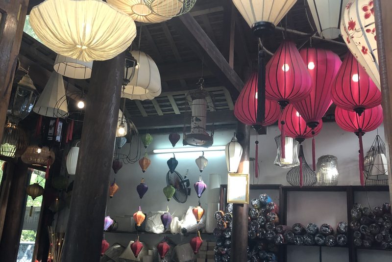 đèn lồng trang trí bệnh viện spa — LongDenViet xưởng Tân Phú TP.HCM