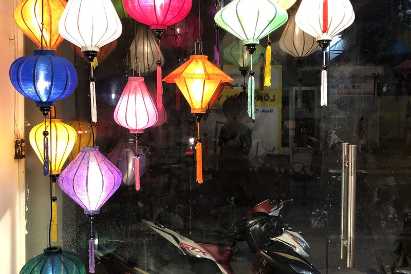đèn lồng trang trí lễ 30/4 — LongDenViet xưởng Tân Phú TP.HCM