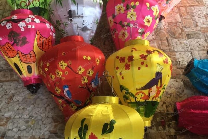 Đèn Lồng Trang Trí Lễ 30/4 — Top 5 Loại Giá Gốc Xưởng 2025 | LongDenViet