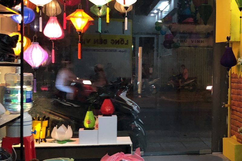 đèn lồng trang trí lễ cưới ngoài trời — LongDenViet xưởng Tân Phú TP.HCM