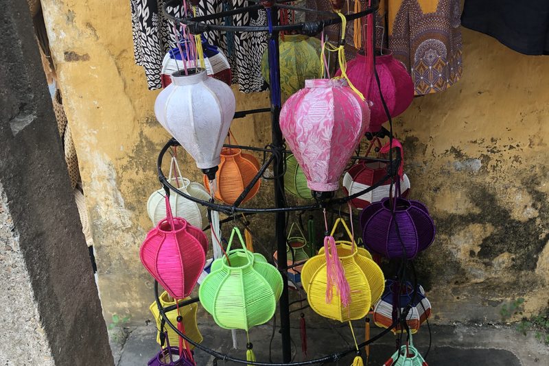 Một số đèn lồng vẽ hoa trang trí nhà ở — LongDenViet xưởng Tân Phú TP.HCM