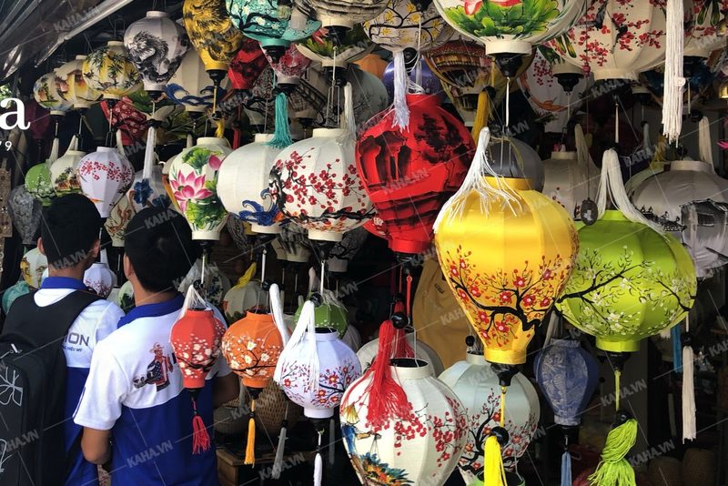 Một số đèn lồng vẽ hoa trang trí nhà ở — LongDenViet xưởng Tân Phú TP.HCM