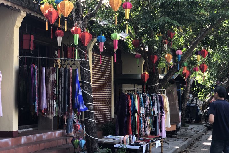 mua đèn lồng online uy tín — LongDenViet xưởng Tân Phú TP.HCM