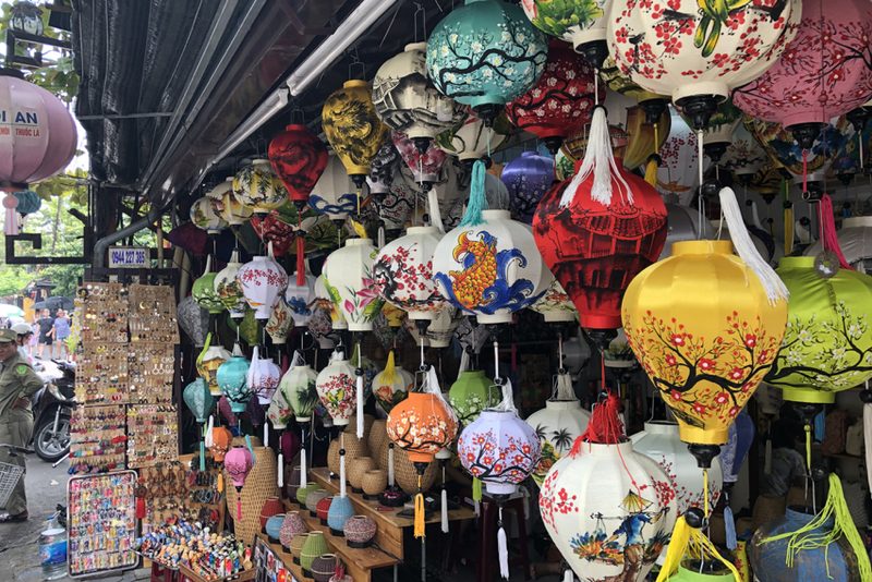nên mua đèn lồng online hay tại xưởng — LongDenViet xưởng Tân Phú TP.HCM