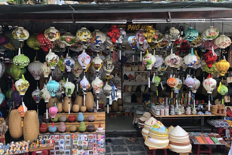 nên mua đèn lồng online hay tại xưởng — LongDenViet xưởng Tân Phú TP.HCM