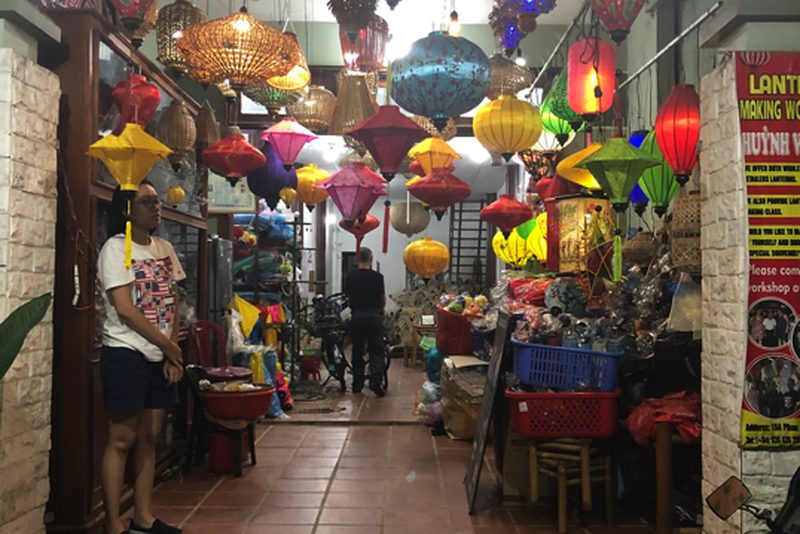 nghề thủ công đèn lồng có còn sống không — LongDenViet xưởng Tân Phú TP.HCM