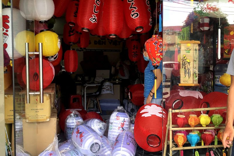 đèn Nhật Bản trang trí spa — LongDenViet xưởng Tân Phú TP.HCM