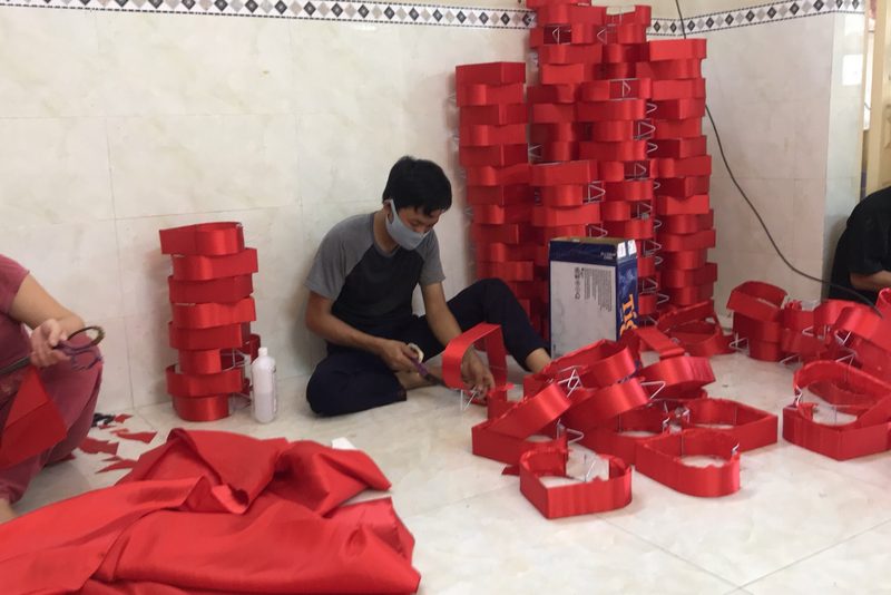 đèn trái tim bán sỉ số lượng lớn — LongDenViet xưởng Tân Phú TP.HCM