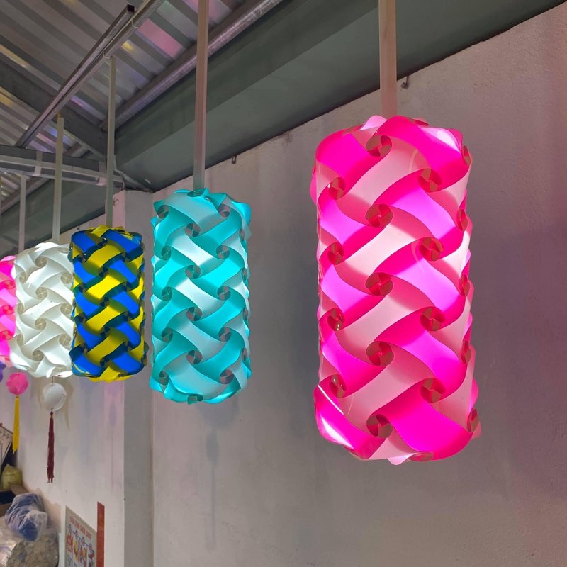 Lồng Đèn Nhựa Hội An Trang Trí Quán Cafe — góc nhìn thứ 2