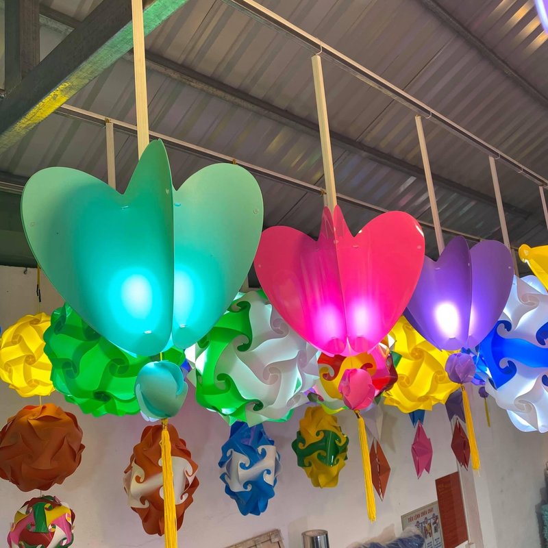 Lồng Đèn Nhựa Mini Trang Trí Bàn Thờ Ngà — góc nhìn thứ 2